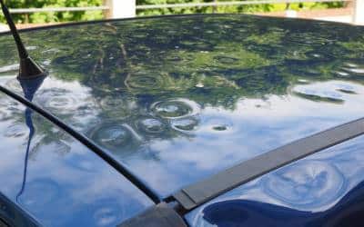 ¿Cómo quitar abolladuras de granizo de un automóvil?